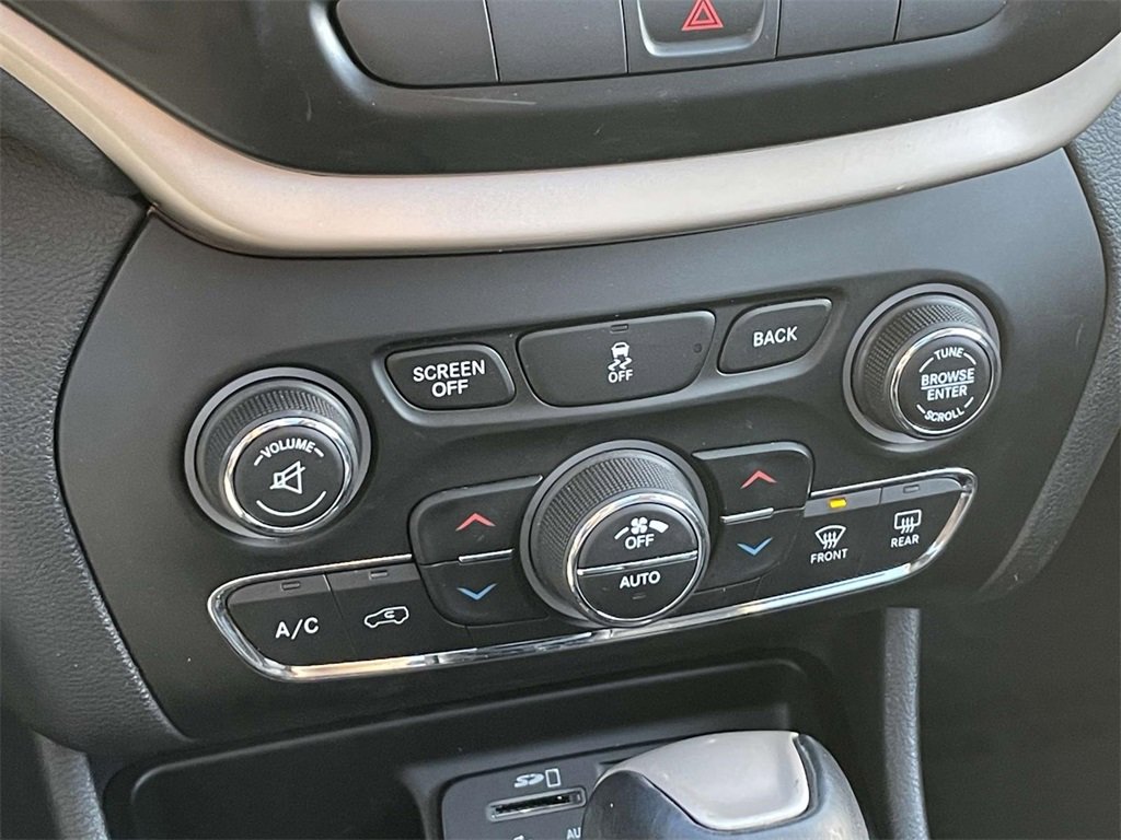 Used 2014 Jeep Cherokee Limited image 30