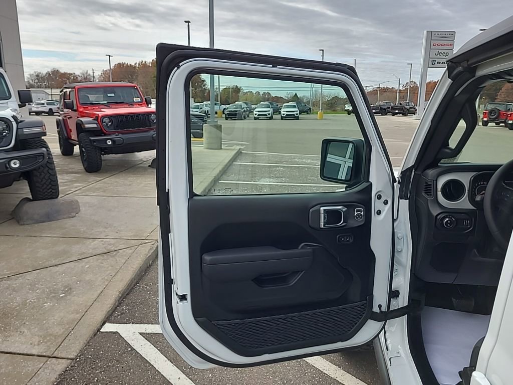 New 2026 Jeep Gladiator Willys image 18