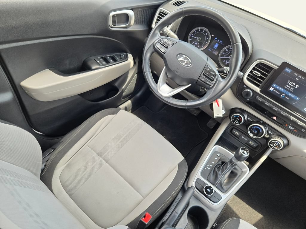 Used 2022 Hyundai Venue SEL w/ Cargo Package FWD image 17