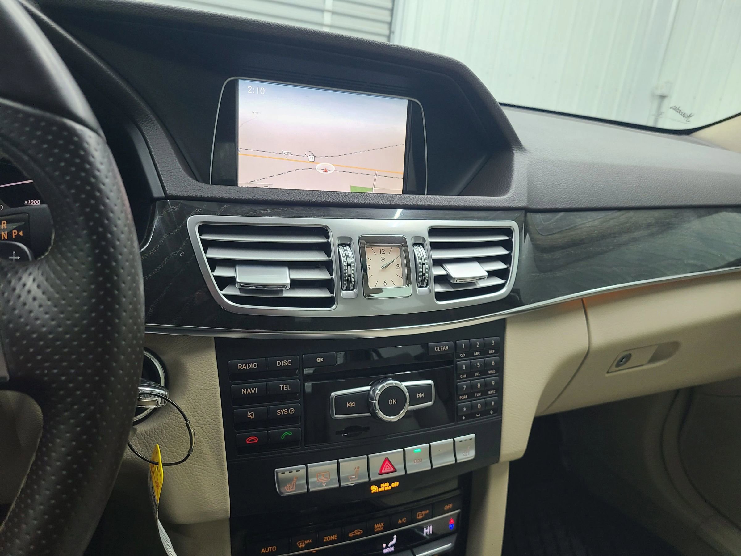 Used 2014 Mercedes-Benz E 350 Sedan image 25