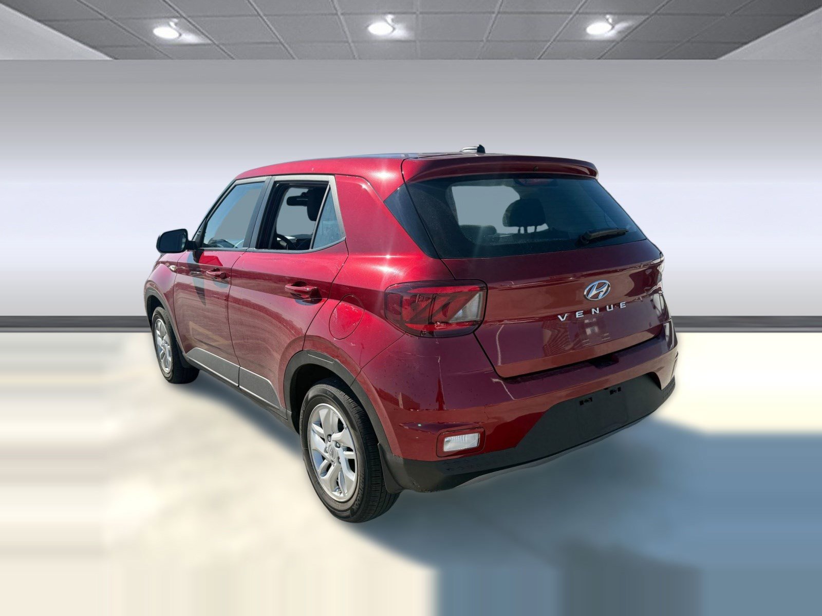 Used 2024 Hyundai Venue SE image 3