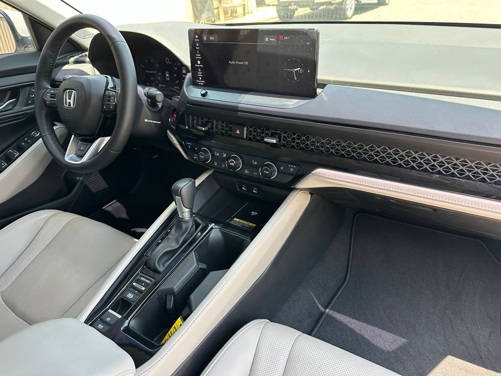 Used 2025 Honda Accord Touring image 18