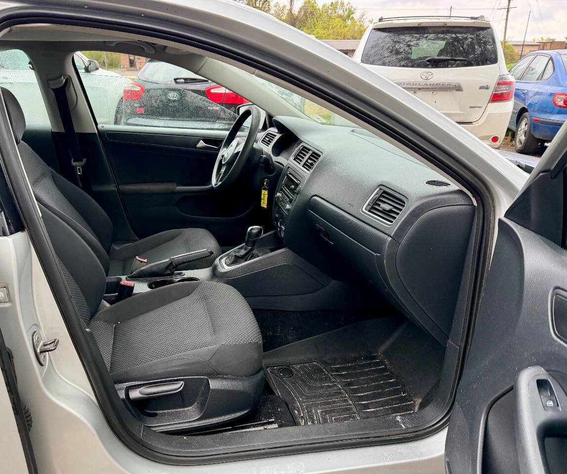 Used 2011 Volkswagen Jetta S image 14