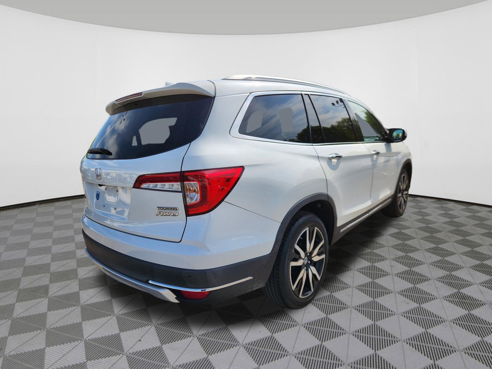 Used 2021 Honda Pilot Touring image 4