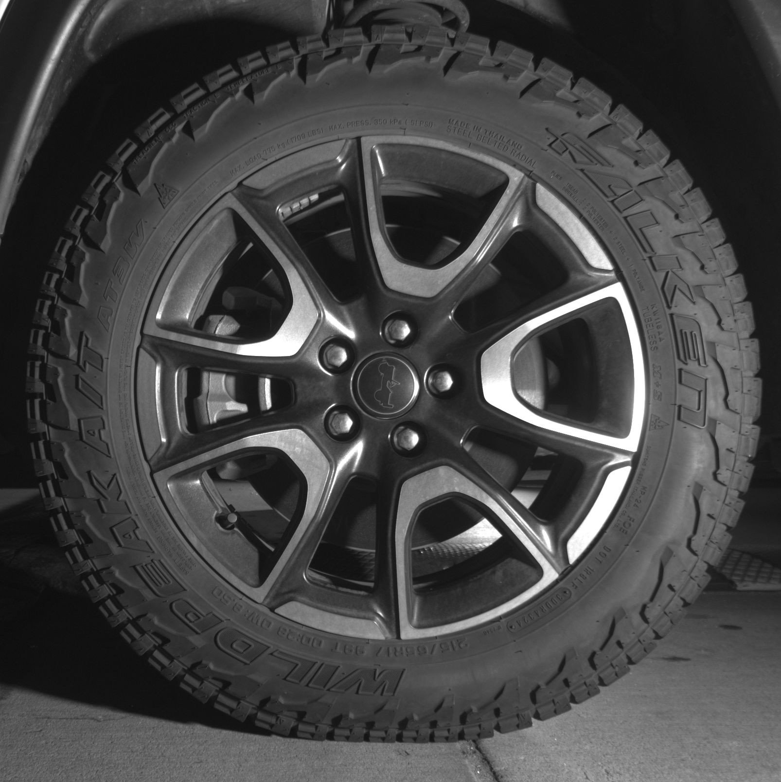 Used 2025 Jeep Compass Trailhawk image 12