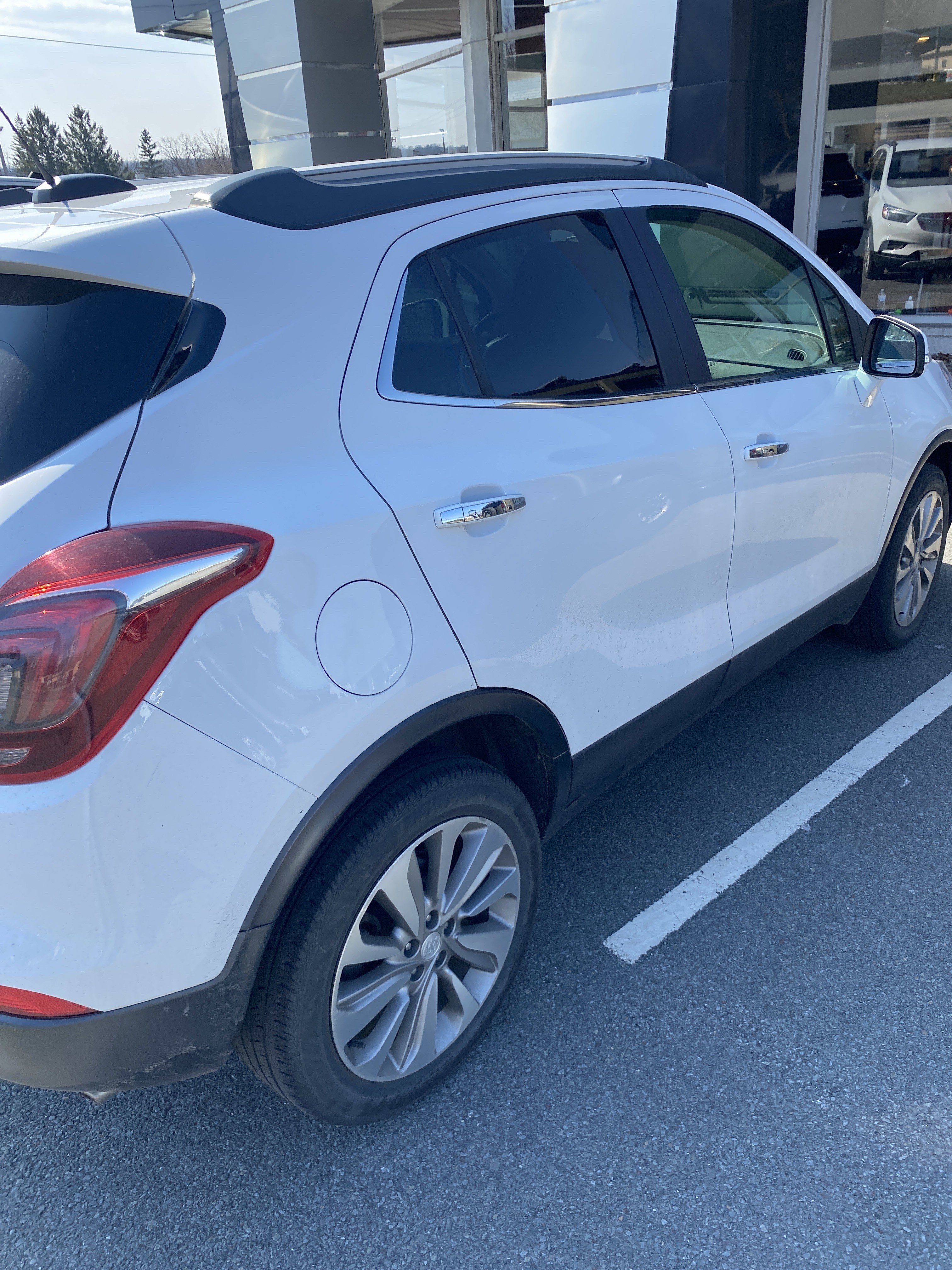 Used 2018 Buick Encore Preferred image 4