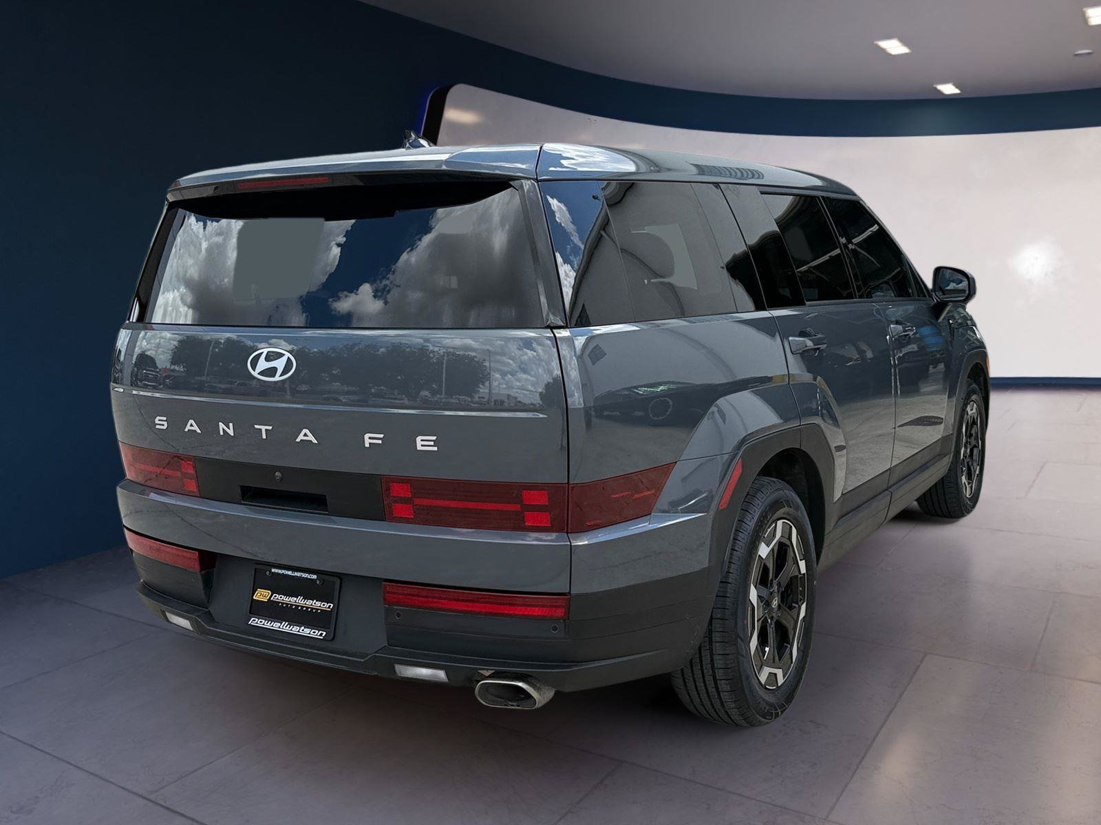 Used 2024 Hyundai Santa Fe SE FWD image 5