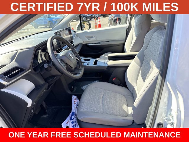 Used 2026 Toyota Sienna LE FWD image 14