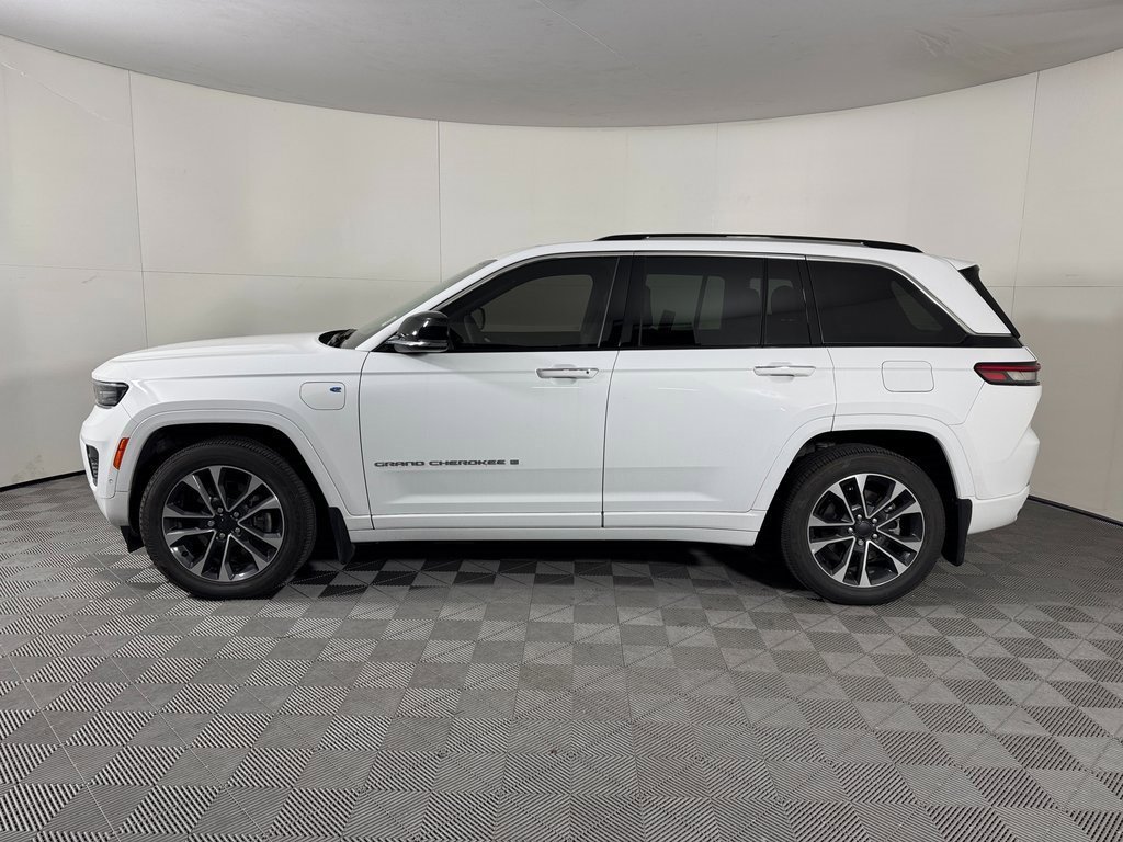 Used 2023 Jeep Grand Cherokee Overland w/ Rear Seat Video Group I image 4