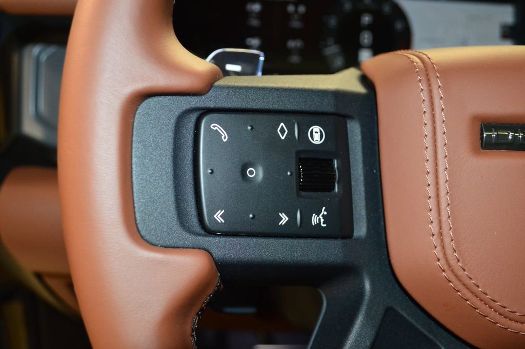 Certified 2025 Land Rover Defender 110 AWD/4WD image 21