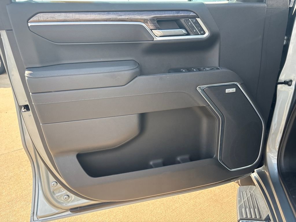 Used 2025 Chevrolet Silverado 1500 LTZ w/ LTZ Premium Package image 13