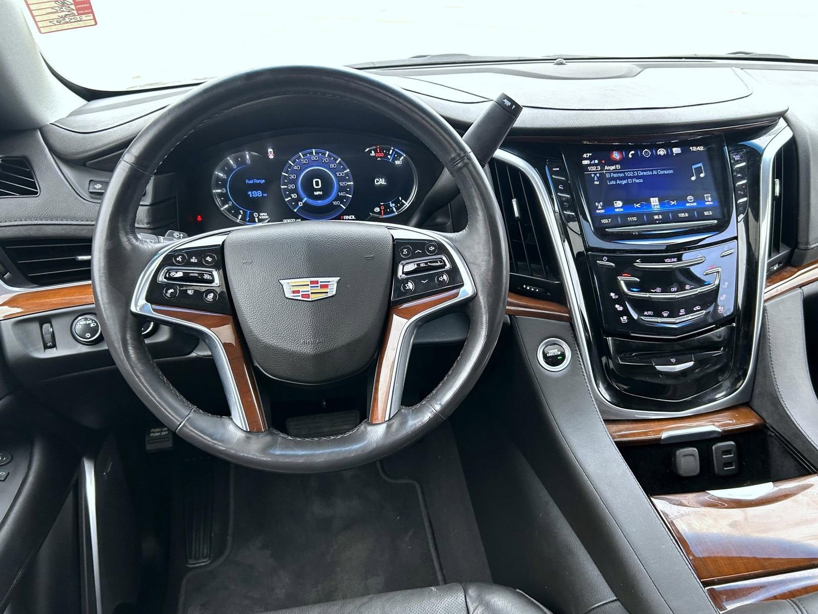 Used 2019 Cadillac Escalade Luxury image 16