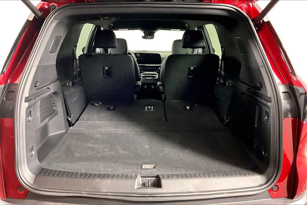 Certified 2026 Chevrolet Traverse LT w/ Driver Confidence Package FWD image 28