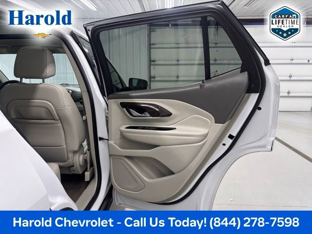 Used 2019 GMC Terrain Denali w/ Comfort Package FWD image 8