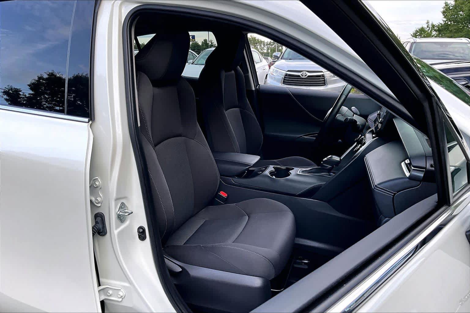 Used 2021 Toyota Venza AWD/4WD image 8