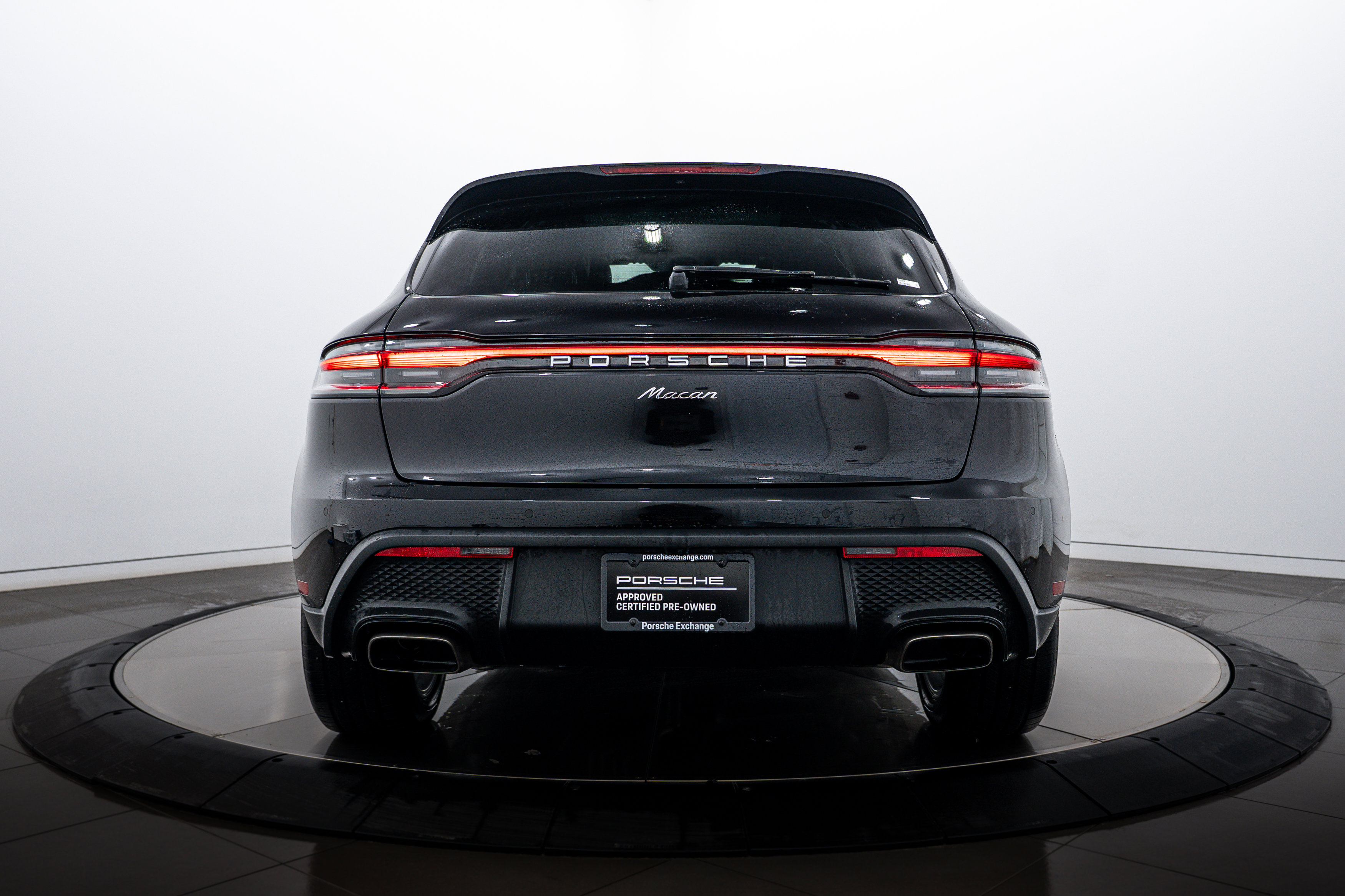 Certified 2026 Porsche Macan AWD/4WD image 6