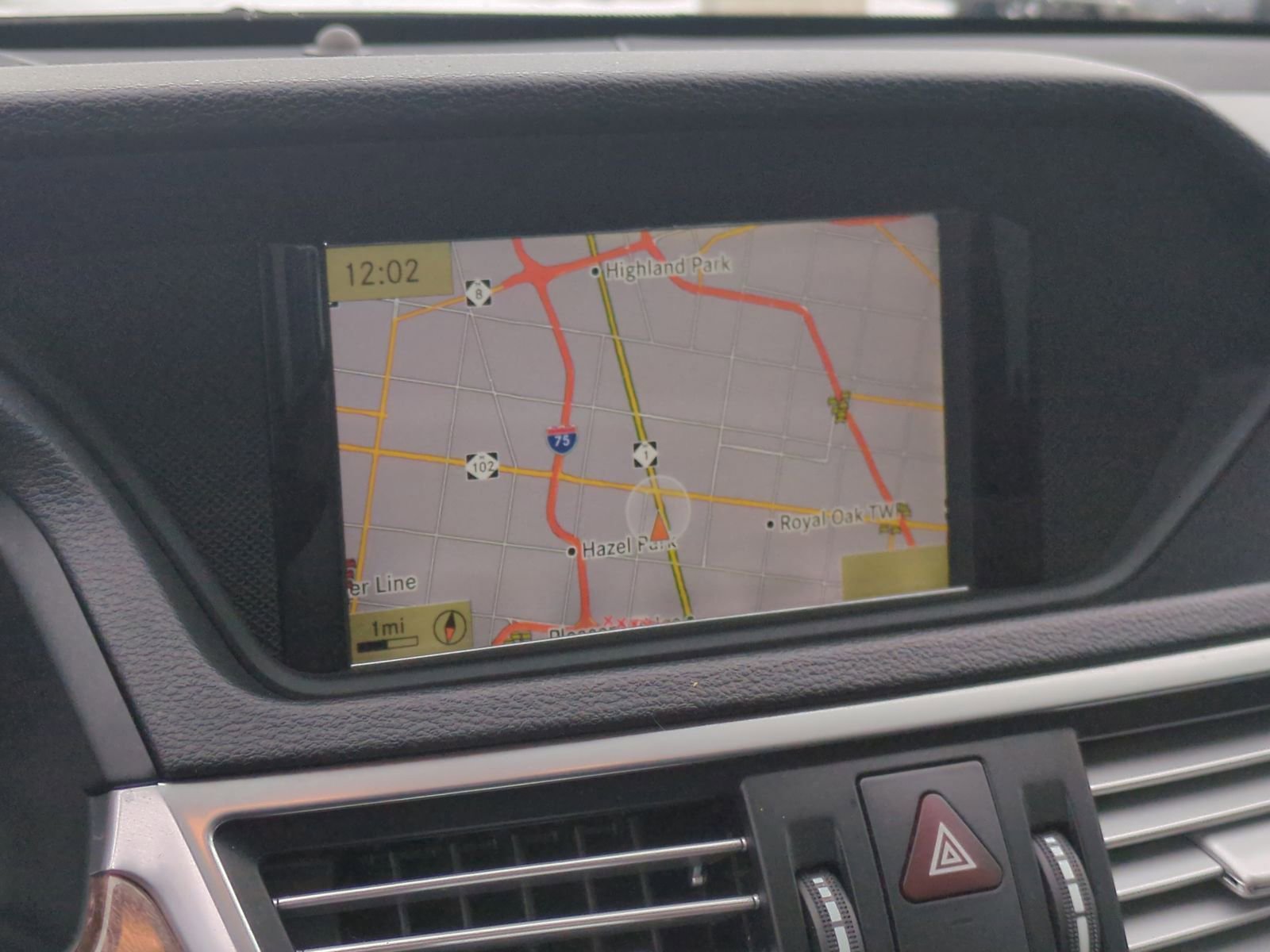 Used 2012 Mercedes-Benz E 350 4MATIC Sedan image 40