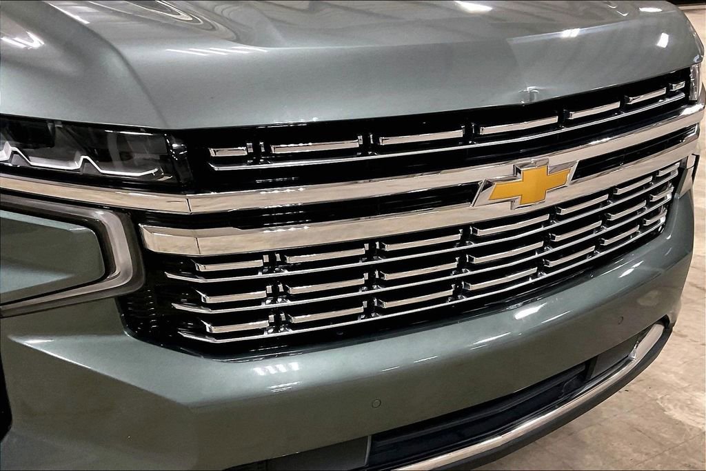 Used 2023 Chevrolet Suburban Premier AWD/4WD image 28