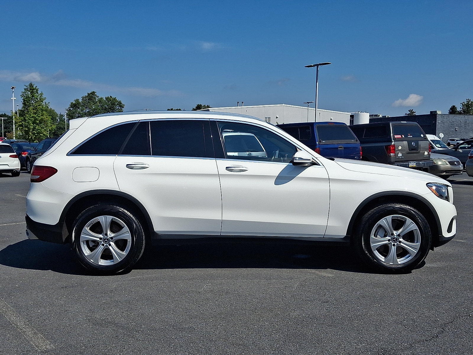 Used 2017 Mercedes-Benz GLC 300 4MATIC image 7