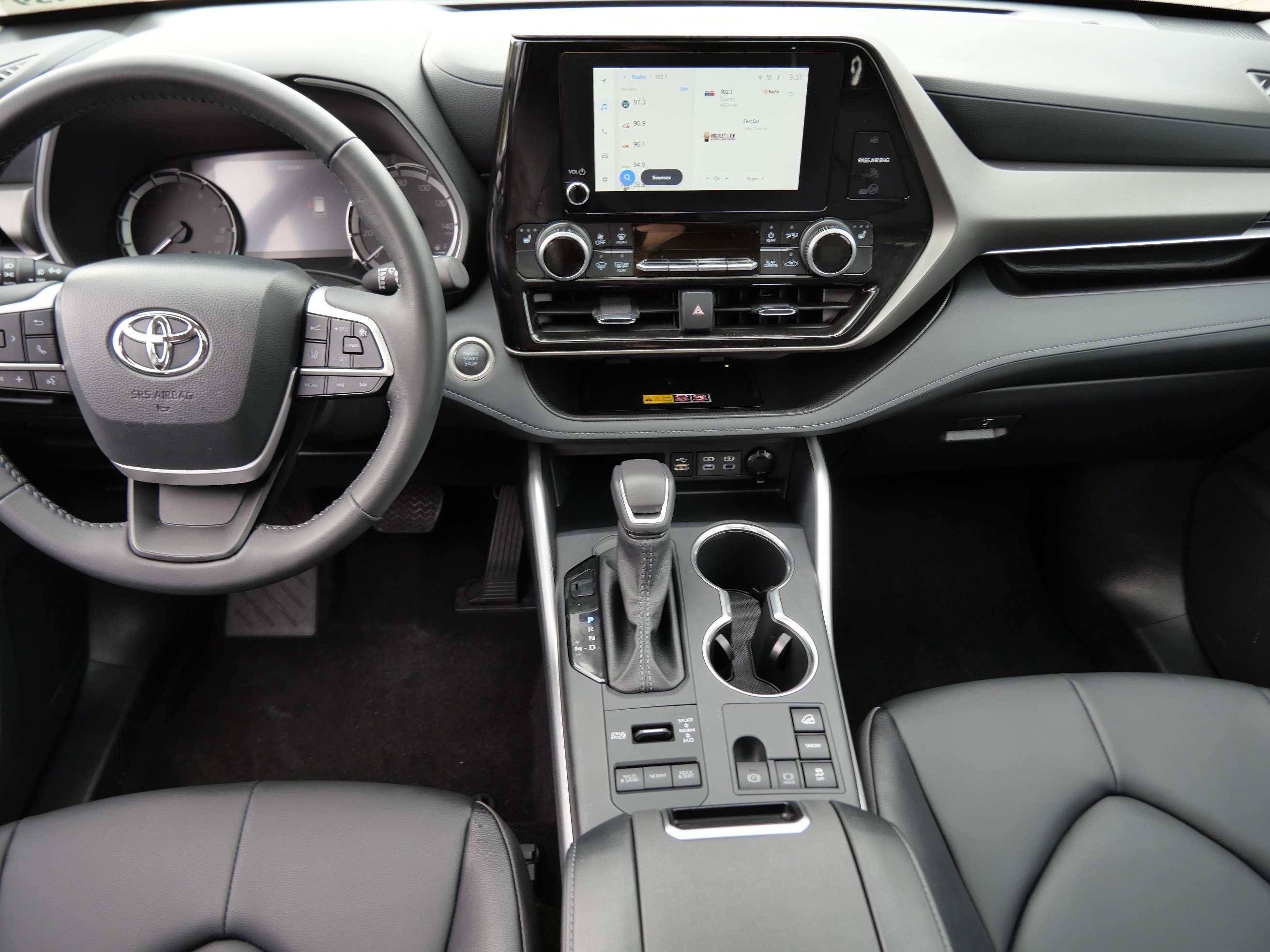 Certified 2025 Toyota Highlander XLE AWD/4WD image 11