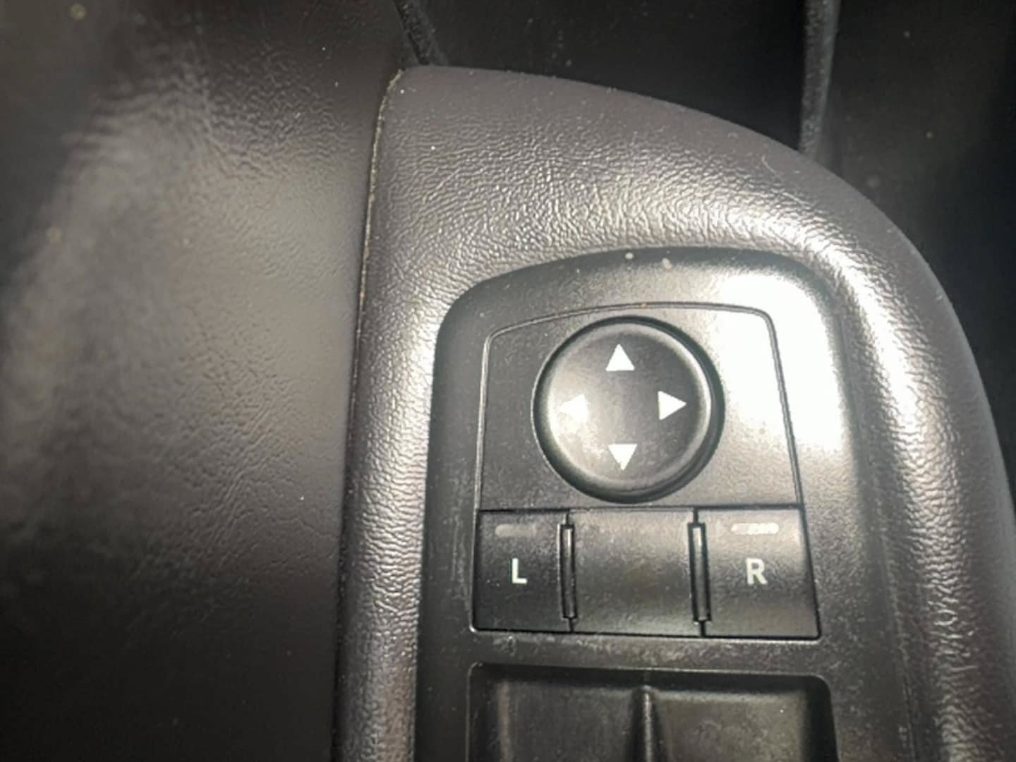Used 2015 Chrysler 200 C w/ Navigation & Sound Group I FWD image 16