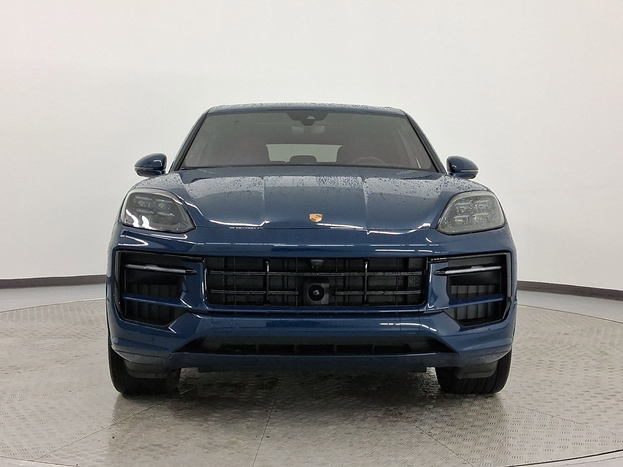 New 2025 Porsche Cayenne GTS image 10
