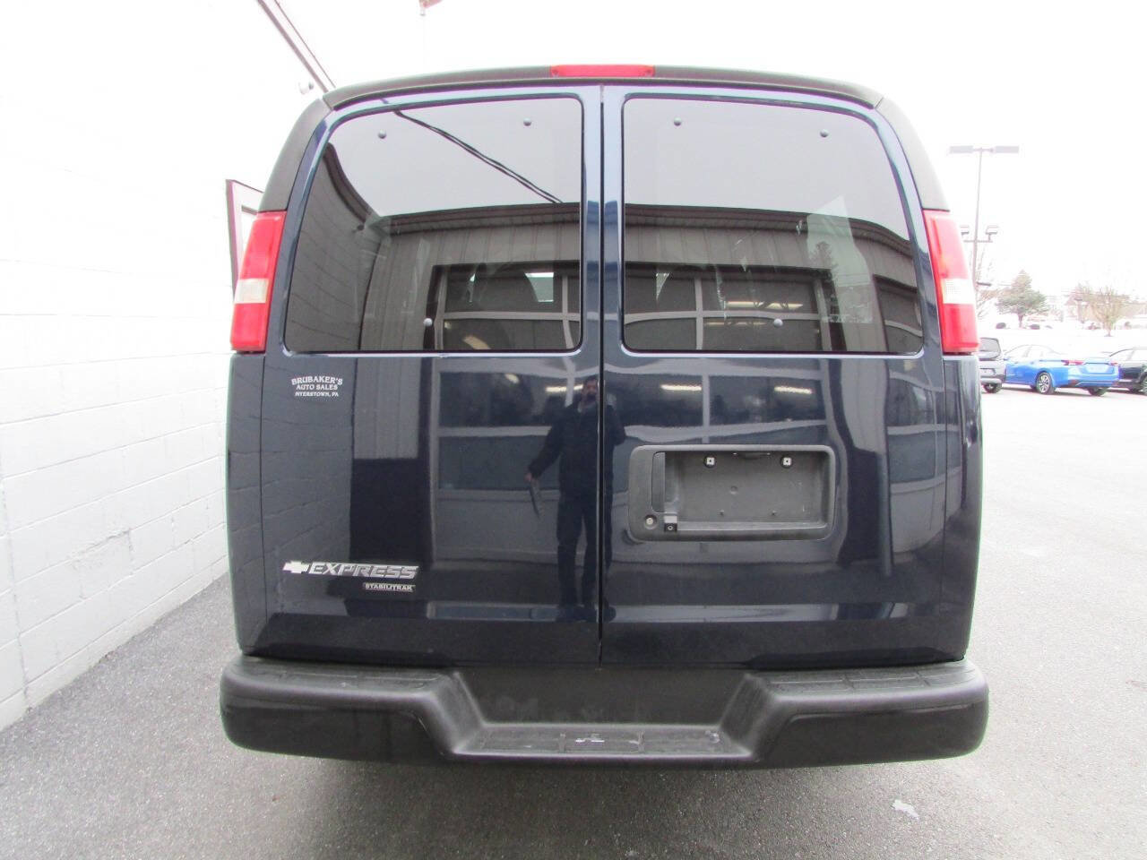 Used 2015 Chevrolet Express 2500 LS image 3