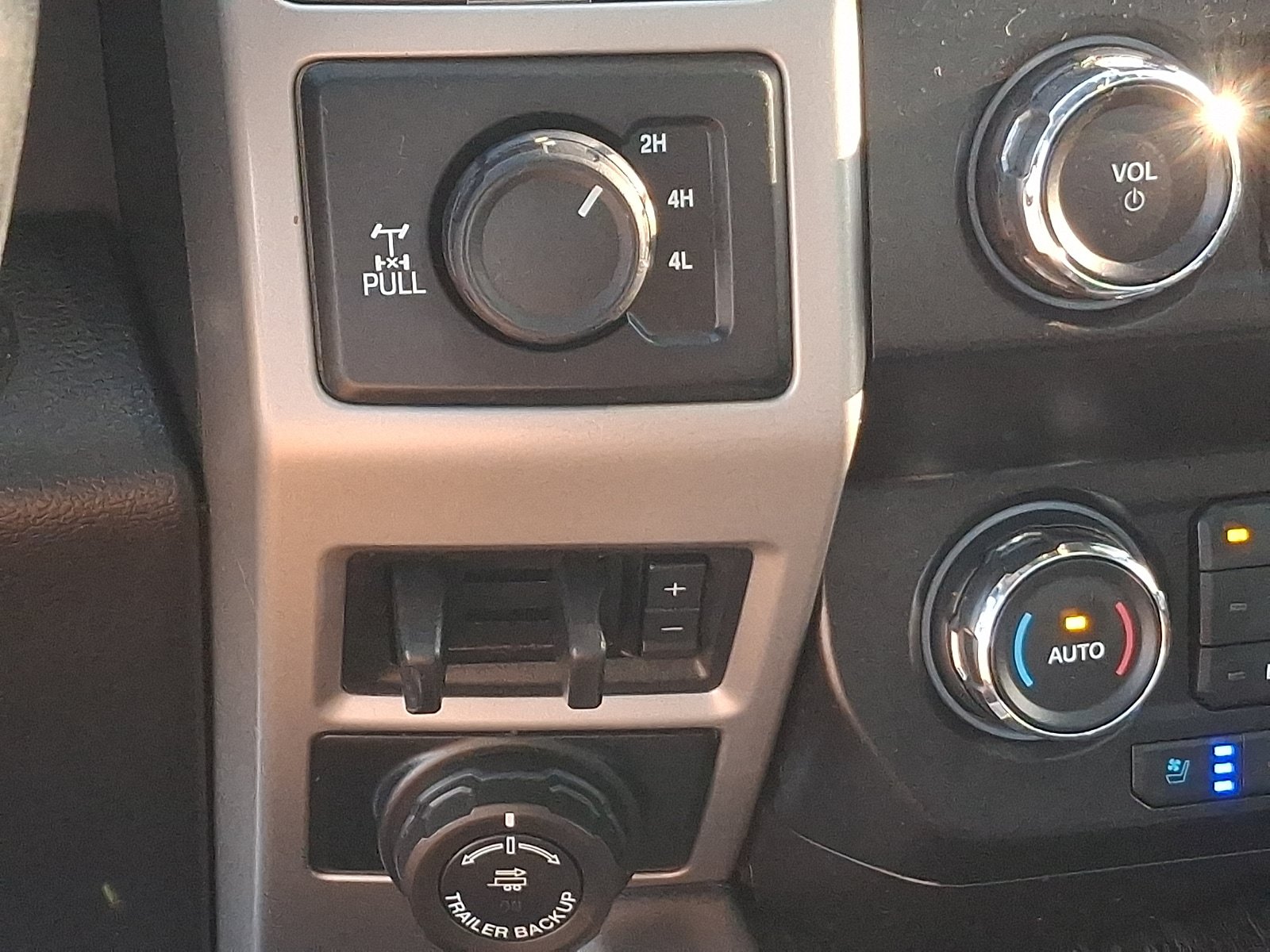 Used 2020 Ford F350 Lariat AWD/4WD image 27