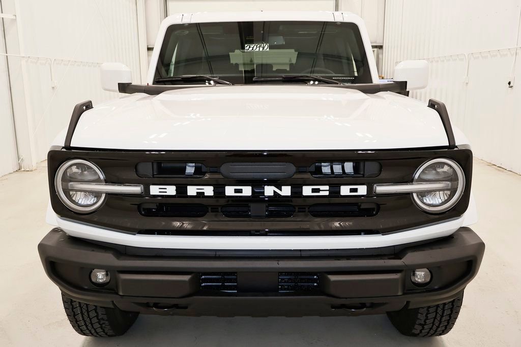 New 2025 Ford Bronco Outer Banks image 3
