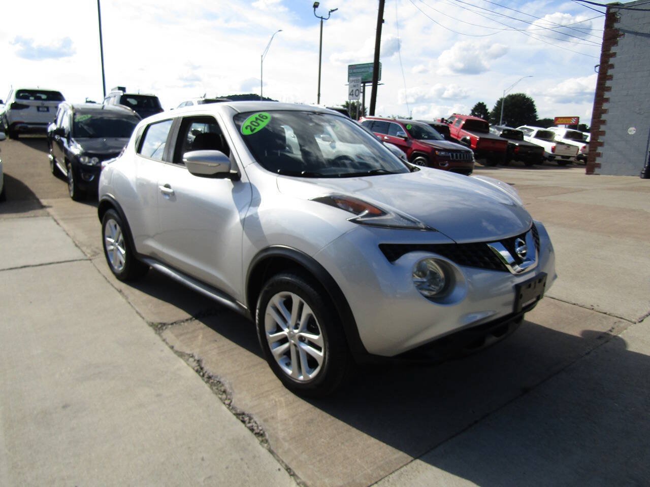 Used 2016 Nissan Juke S AWD/4WD image 2