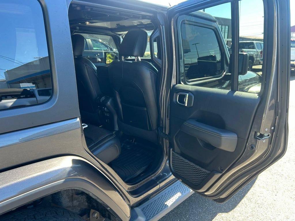 Used 2019 Jeep Wrangler Unlimited Sahara AWD/4WD image 33