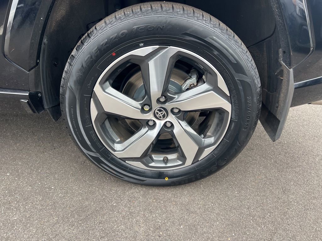 Used 2023 Toyota RAV4 SE image 48