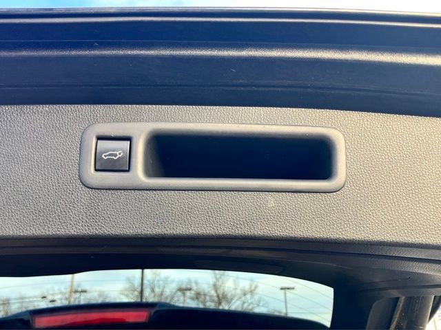 Used 2020 Toyota Highlander Limited image 13