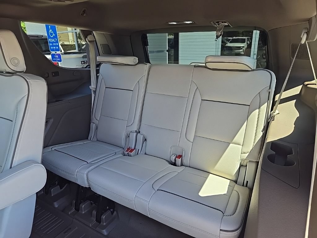 New 2026 GMC Yukon Denali w/ Sun & Power Step Package AWD/4WD image 13