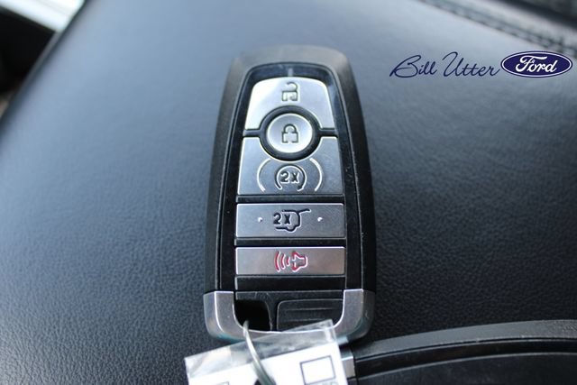 Used 2020 Ford Explorer XLT w/ Equipment Group 202A AWD/4WD image 11