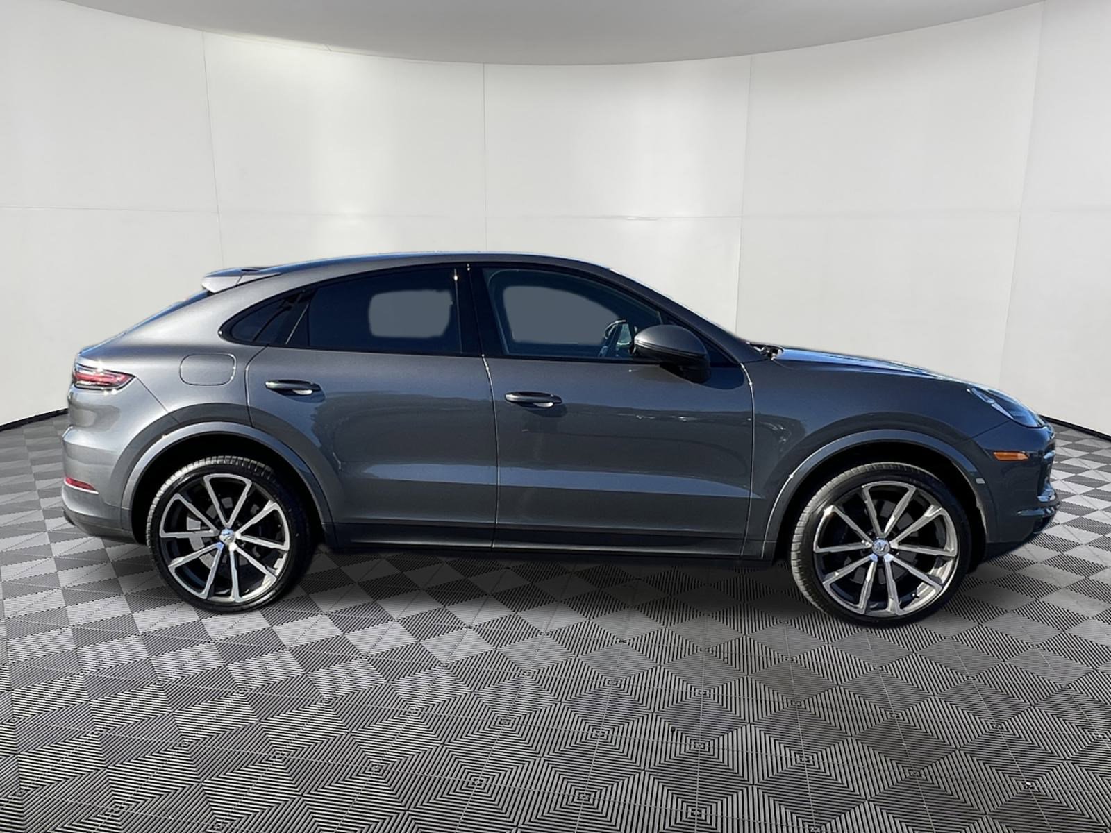 Used 2021 Porsche Cayenne Coupe w/ Premium Package image 7