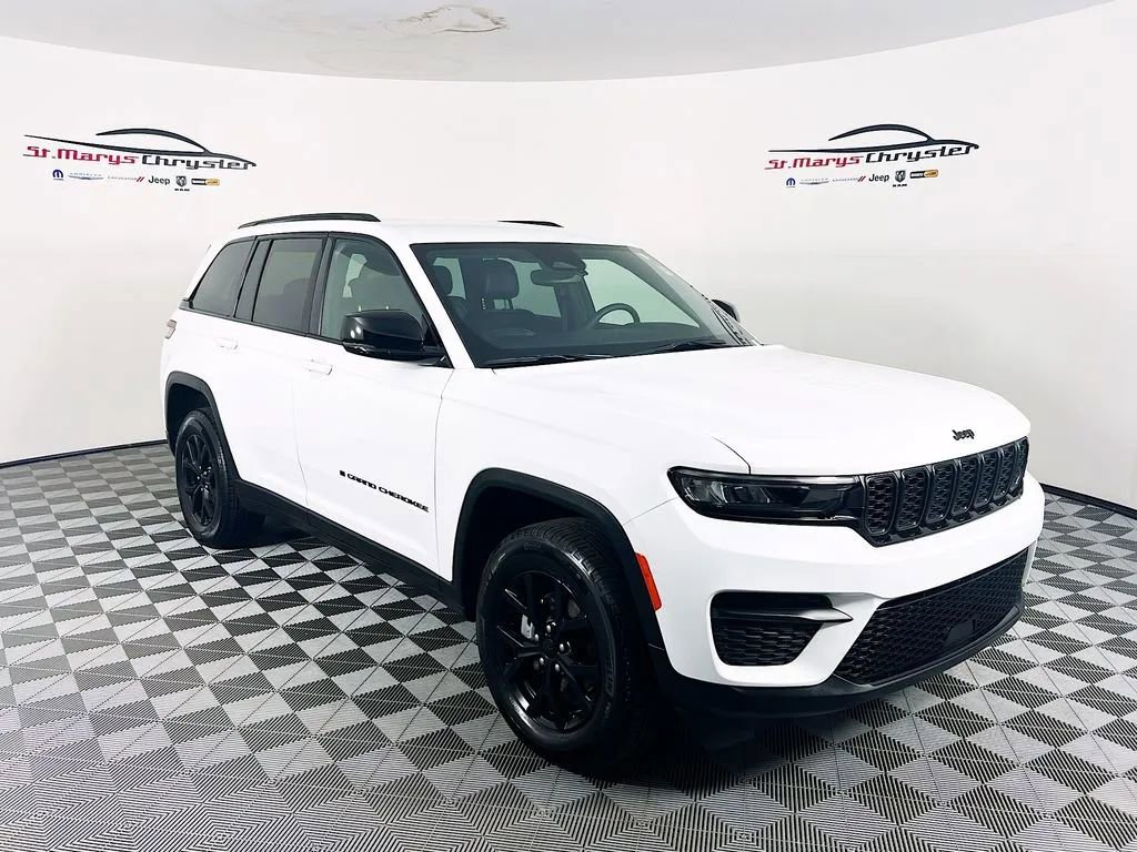 Used 2024 Jeep Grand Cherokee Altitude
