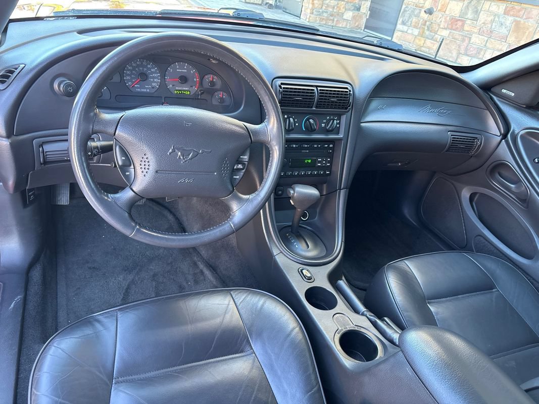 Used 2001 Ford Mustang Convertible RWD image 14