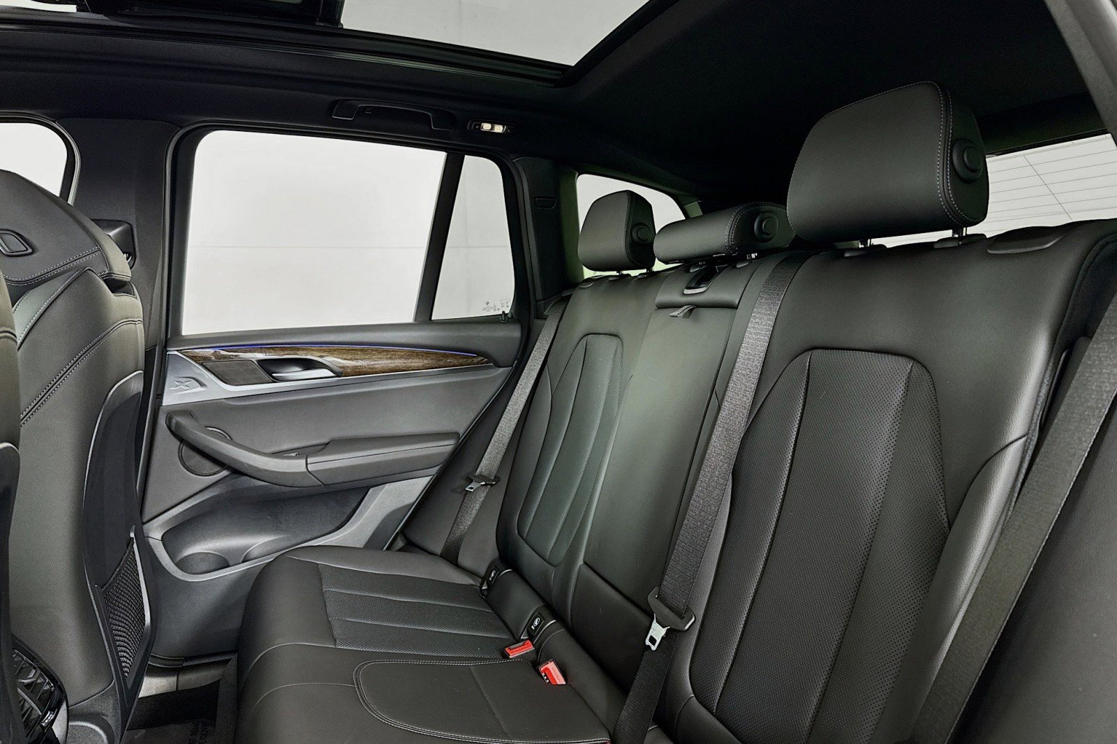 Used 2023 BMW X3 sDrive30i w/ Premium Package w/ZPA image 7