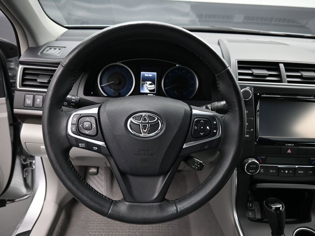 Used 2016 Toyota Camry XLE image 16