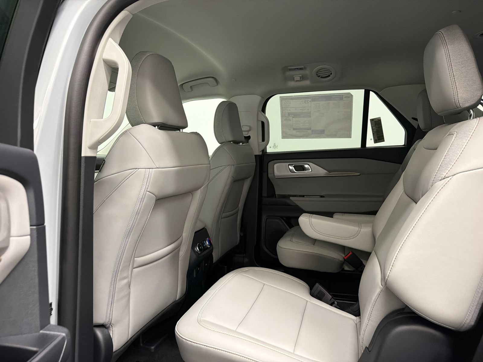 New 2026 Ford Explorer Active w/ Active Comfort Package AWD/4WD image 18