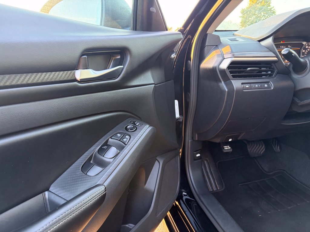 Certified 2024 Nissan Altima 2.5 SV FWD image 11