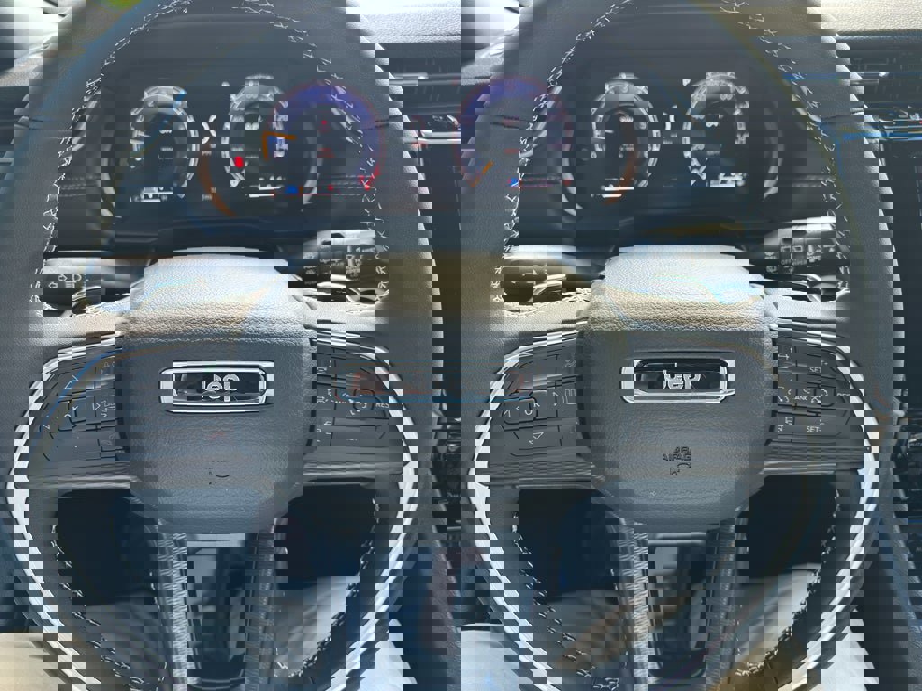 New 2025 Jeep Grand Cherokee L Altitude image 13