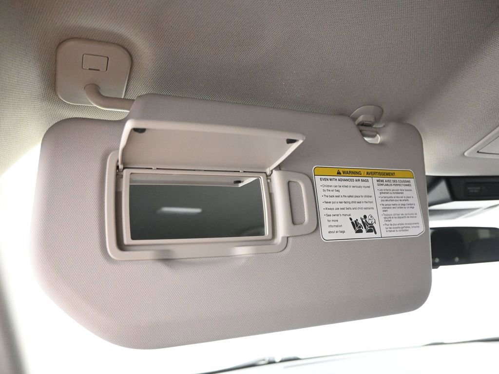 Used 2024 Nissan Rogue S image 34