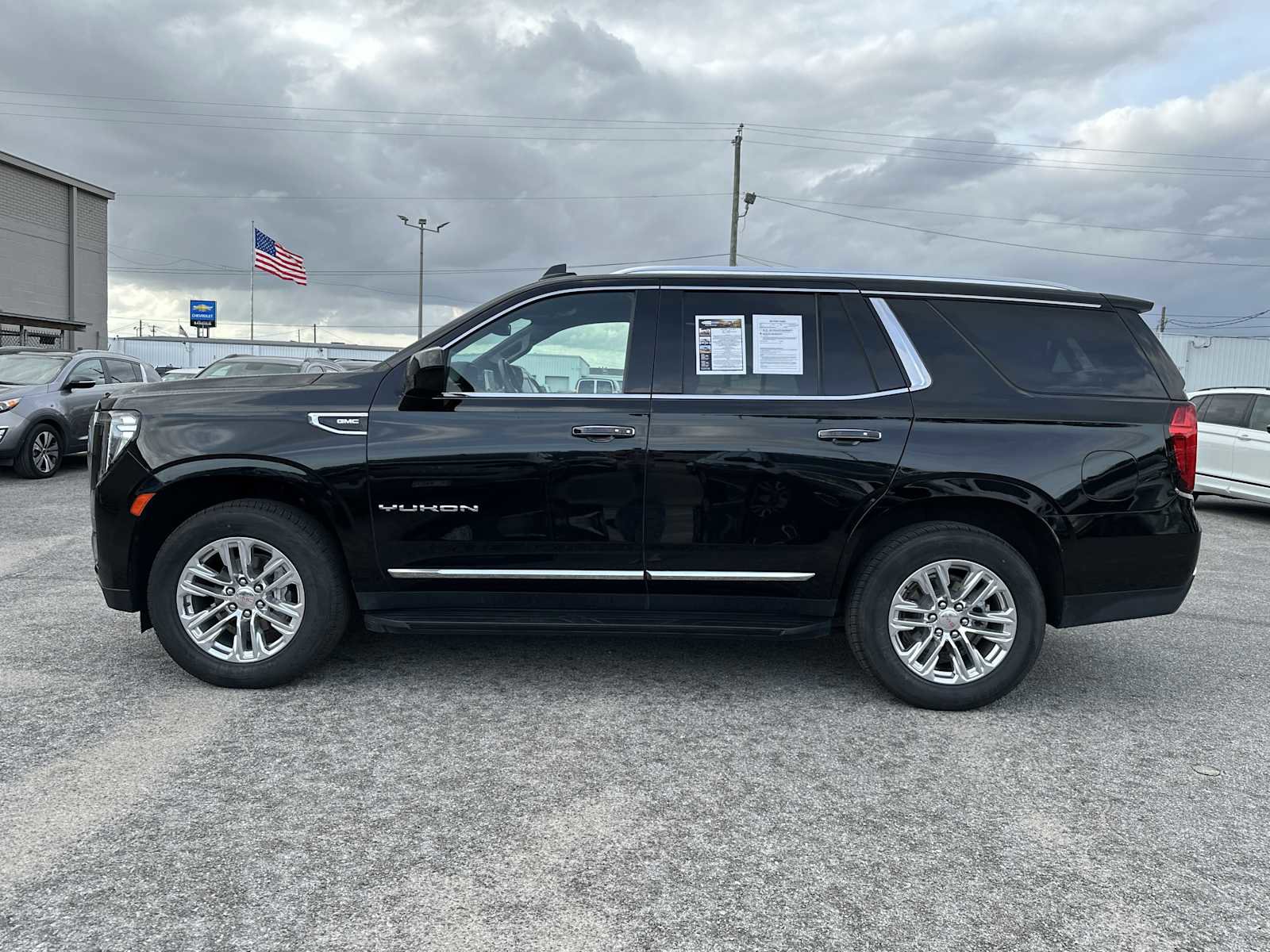 Used 2024 GMC Yukon SLT image 6