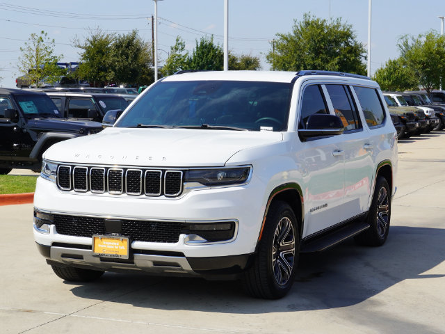 Used 2024 Jeep Wagoneer L Series II w/ Flexible Seating Group AWD/4WD image 10