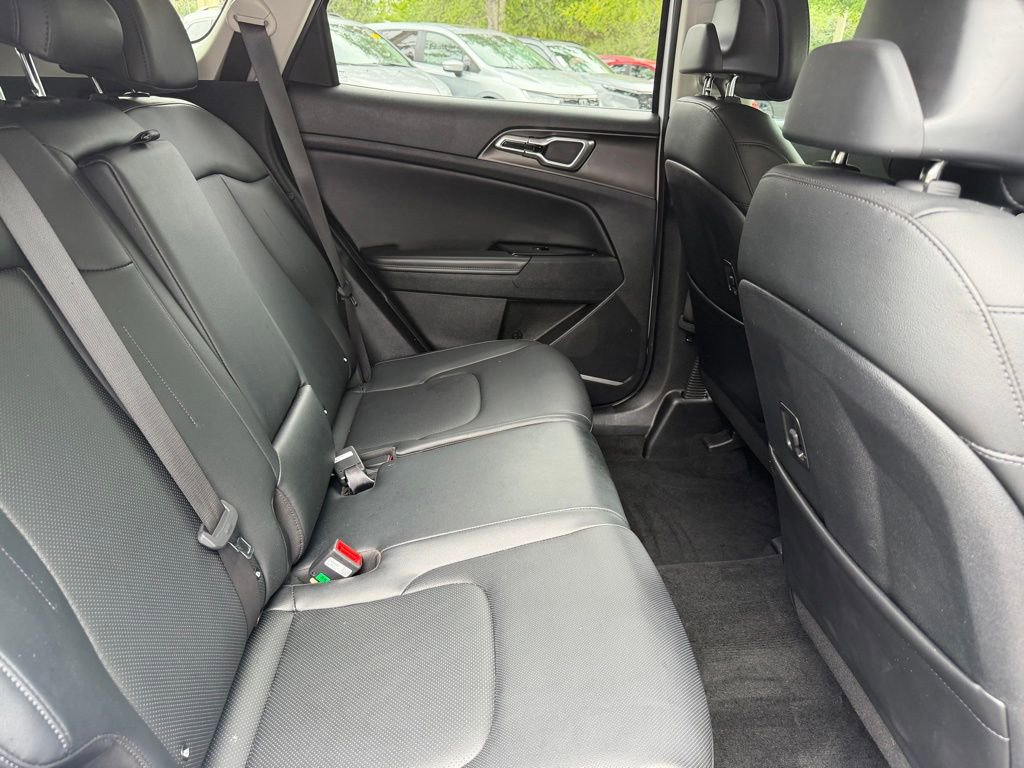 Used 2025 Kia Sportage EX FWD image 7