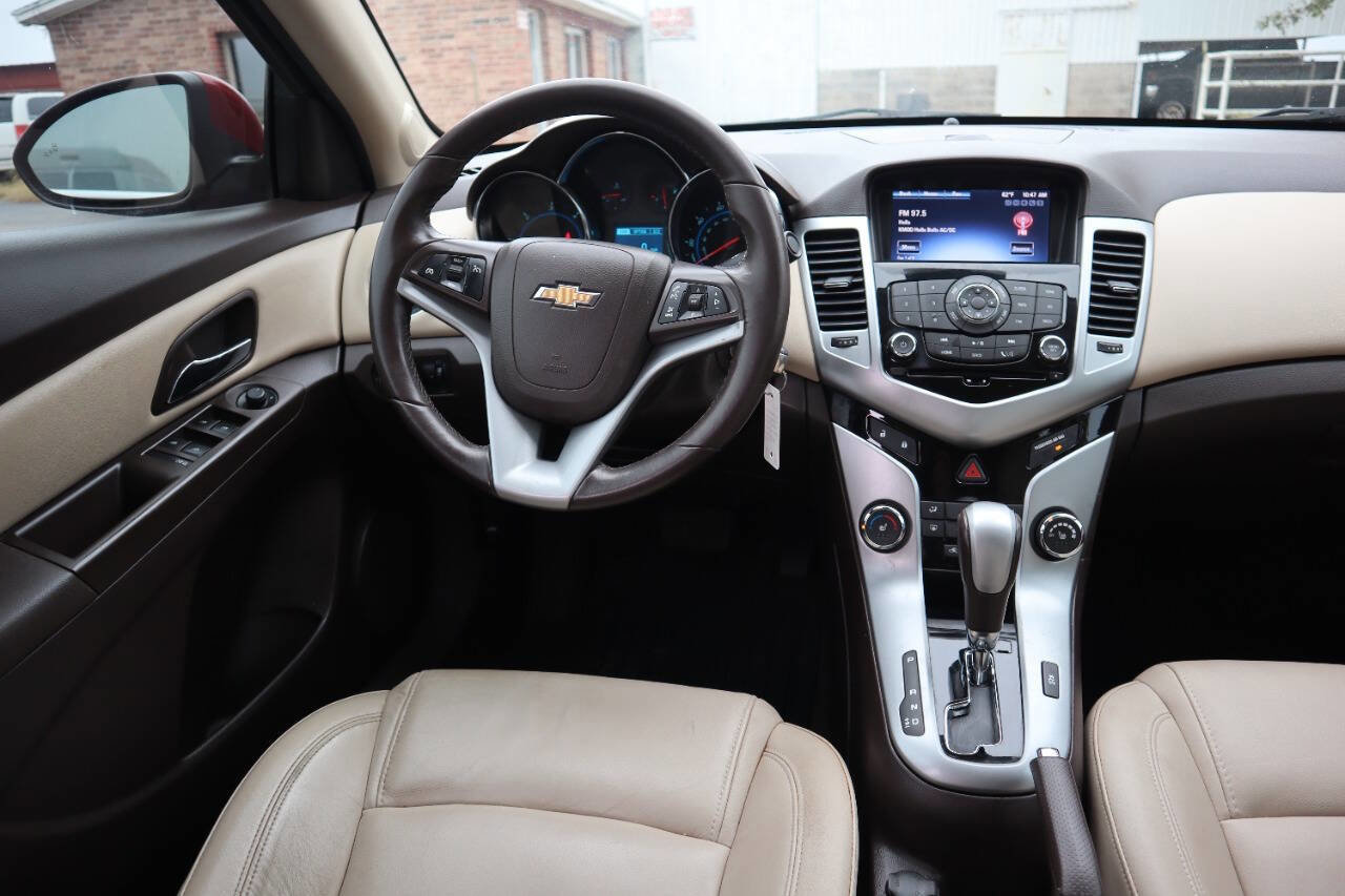 Used 2014 Chevrolet Cruze Diesel w/ Enhanced Safety Package image 18