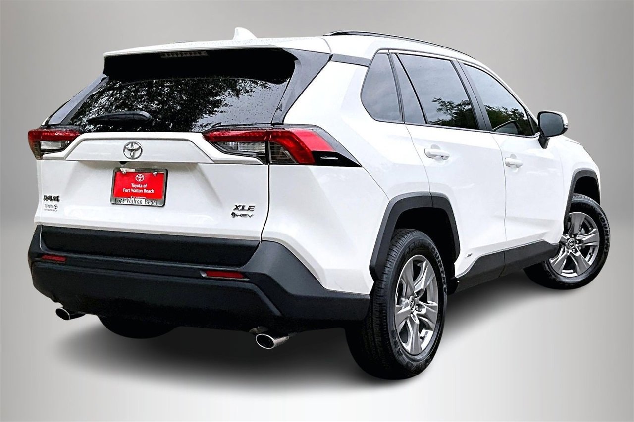 Used 2025 Toyota RAV4 XLE image 5