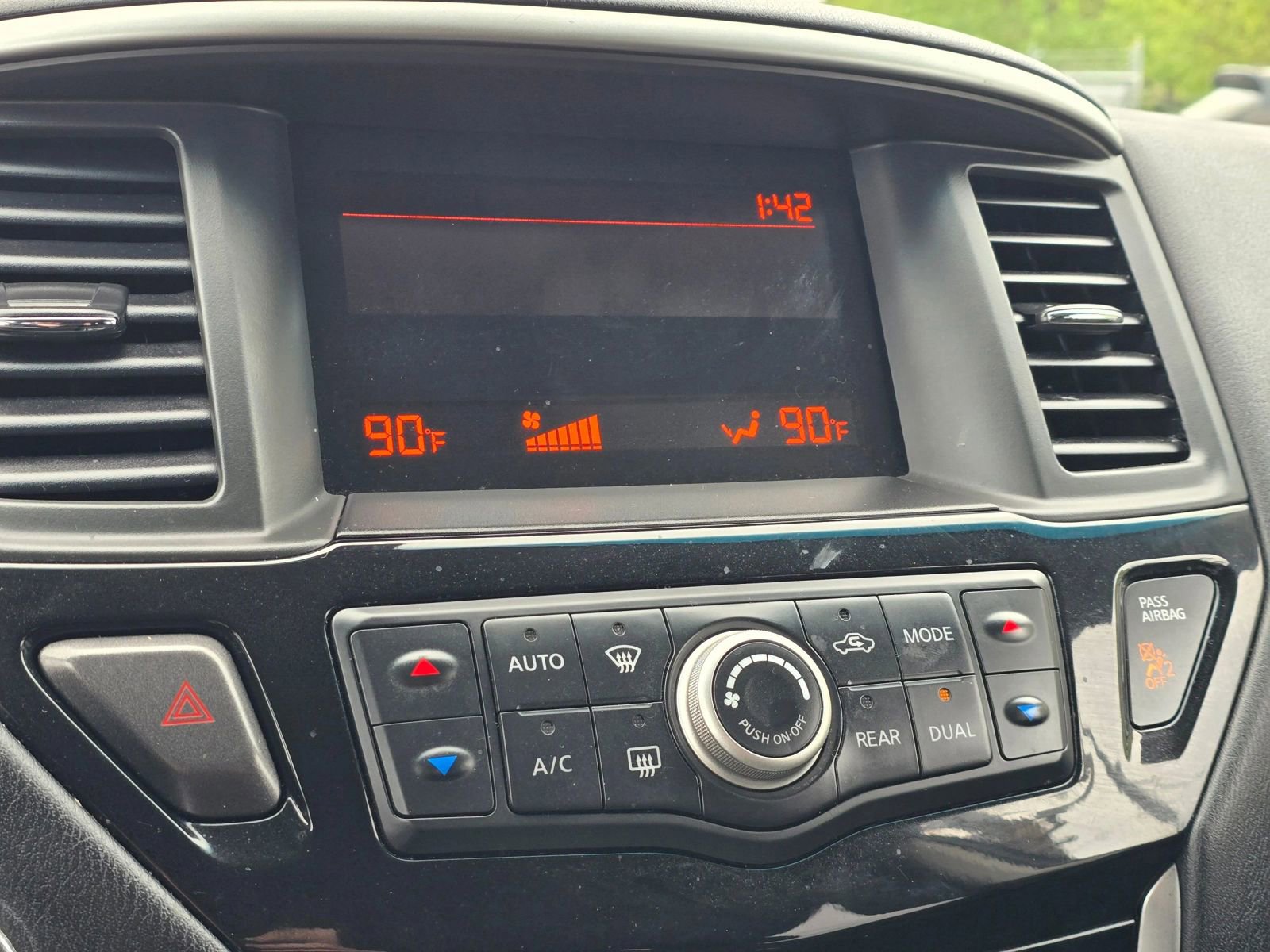 Used 2014 Nissan Pathfinder S AWD/4WD image 29